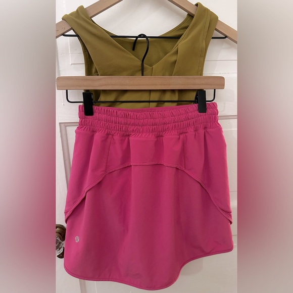 Lululemon Nulu Twist-Back Tank and Hotty Hot High-Rise Skirt Sz 4 Outfit - Picture 2 of 12